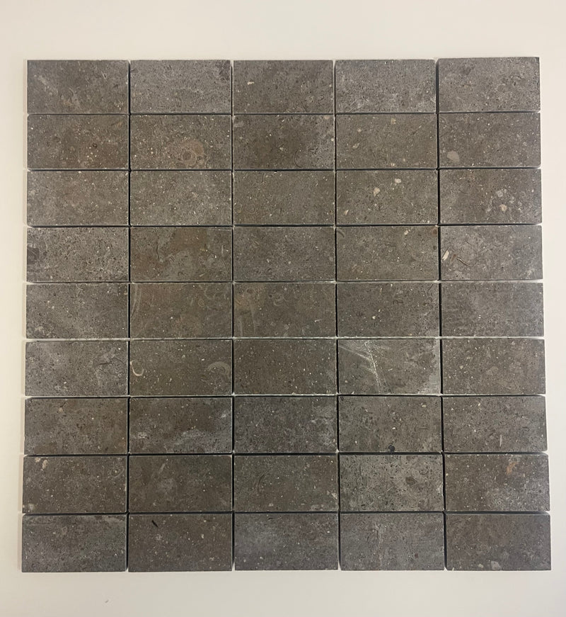 Nova Blue Limestone 1 1/4 X 2 1/4 Honed Stacked Mosaic Tile - Onlinetileshop.com